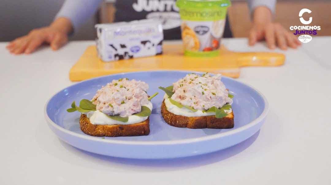 Tostadas de atún con Cremosino Alpina